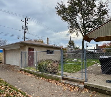 6259 N Artesian Ave, Chicago, IL 60659 - photo 5