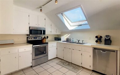 20 Annandale Rd unit 2, Newport, RI 02840 - photo 6