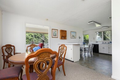 005-photo-dining-area-8459276