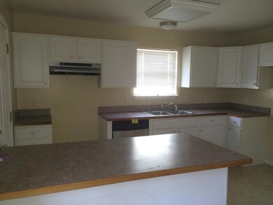 Kitchen 1.jpg