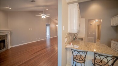 Breakfast Bar/Living Room
