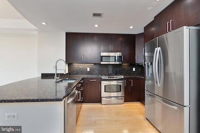 One Park Crest unit 714, McLean, VA 22102 - photo 4