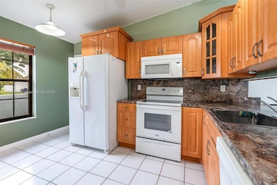 5442 Lakewood Cir S unit D, Margate, FL 33063 - photo 6