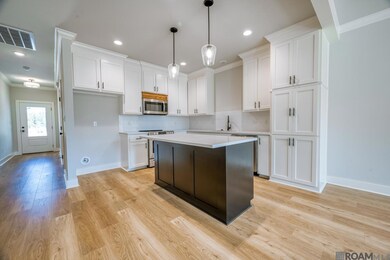 8739 Lockhart Rd unit 11-C, Denham Springs, LA 70726 - photo 5