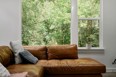 Sitting room with baseboards