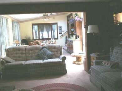 525 Parker St, Springfield, MA 01129 - photo 5