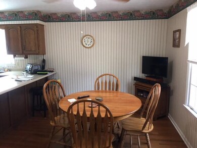 1050 Briarwood Dr, Lawrenceburg, KY 40342 - photo 5