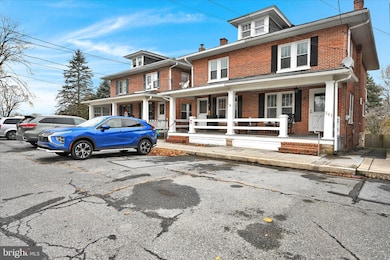 341 W Donegal St, Mount Joy, PA 17552 - photo 3