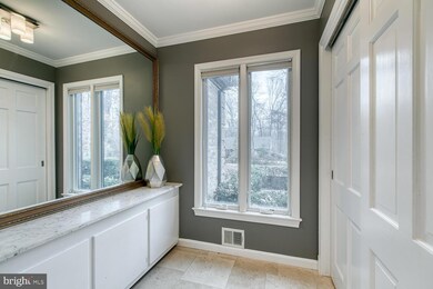 6418 Crosswoods Dr, Falls Church, VA 22044 - photo 4