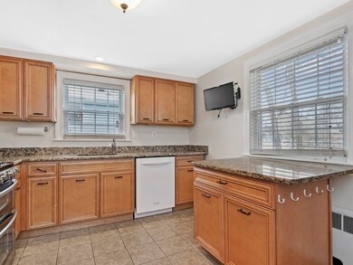 115 Albemarle Rd, Waltham, MA 02452 - photo 5