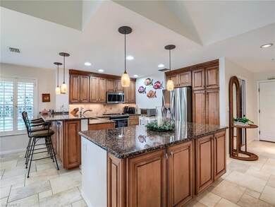 Large island - great for entertaining