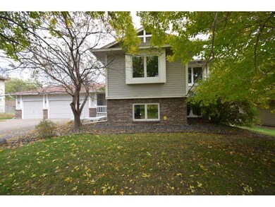 Quiet southern Maple Grove location home - easy co