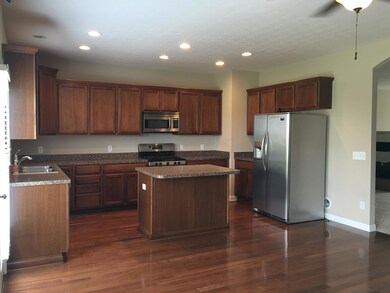 Beautiful Kitchen w/Island