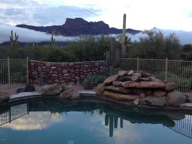 34-Low cloud on mountain