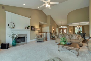 05_256 Cheestana Way_Living02