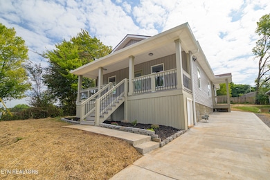 1810 Reynolds St, Knoxville, TN 37921 - photo 3