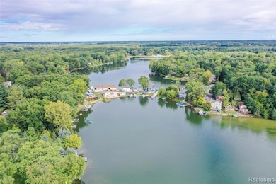 11036 Charles Dr, Byron, MI 48418 - photo 6