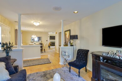 007_Living Room