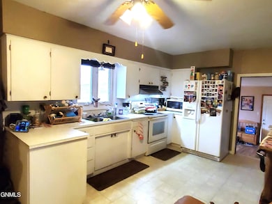 1710 88th St SE, Strasburg, ND 58573 - photo 5