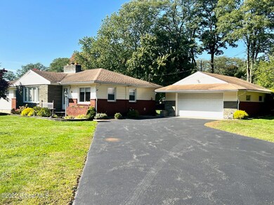 11 Newcomb Dr, Albany, NY 12211 - photo 2