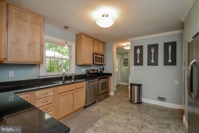 294 Cedar Ln, Annapolis, MD 21403 - photo 3