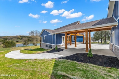 04-127-Waterfront-Knoll-Sharps-Chapel-TN