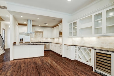 1909 Woodhead St, Houston, TX 77019 - photo 6