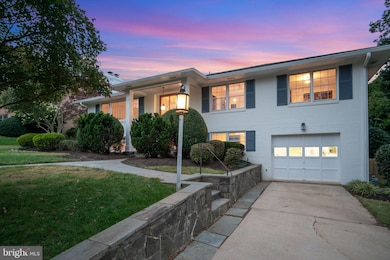 1438 Colleen Ln, McLean, VA 22101 - photo 3