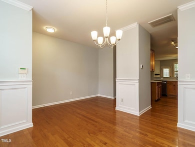 006-1280x960-dining-room