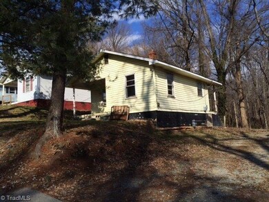 232 Lytle St, Reidsville, NC 27320 - photo 4