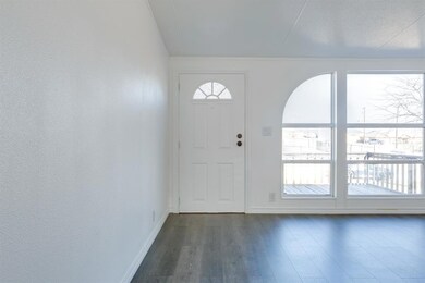 127 Enchanted Lakes Dr, Azle, TX 76020 - photo 4