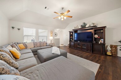 1192 Quarterhorse Dr, Alvin, TX 77511 - photo 6