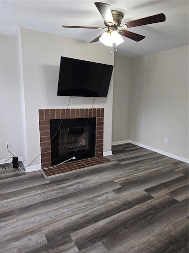 Living Room - 1
