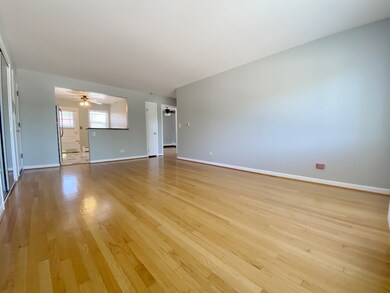 960 Shermer Rd unit 9, Glenview, IL 60025 - photo 3