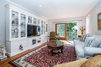 Wykagyl Country Club Apartments unit B-6Q, New Rochelle, NY 10804 - photo 3