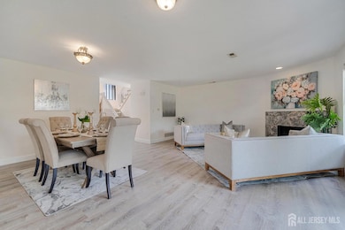 31 Gate House Ln unit 31, Edison, NJ 08820 - photo 5