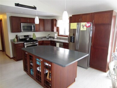 1352 Forbes St, North Tonawanda, NY 14120 - photo 4