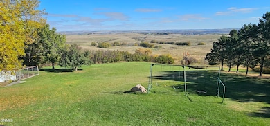 4204 Old Red Trail, Mandan, ND 58554 - photo 2