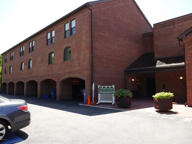 328 Pemberwick Rd unit 1, Greenwich, CT 06831 - photo 2