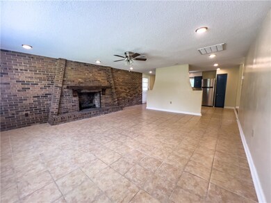 1312 E Plum St, Jesup, GA 31546 - photo 6