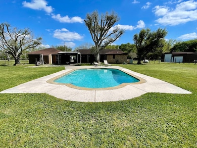 4766 County Road 937, Alvin, TX 77511 - photo 3