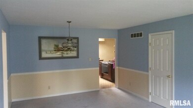 5936 W Ridgecrest Cir, Peoria, IL 61615 - photo 5