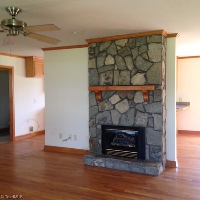 6526 Osborn Mill Rd, Seagrove, NC 27341 - photo 2