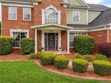 8503 Hawk Grove Ct, Huntersville, NC 28078 - photo 2