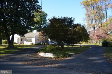 6636 Beacon Ln, Falls Church, VA 22043 - photo 3