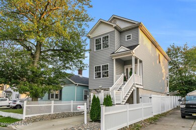 906 6th St Keyport NJ 07735-large-001-02