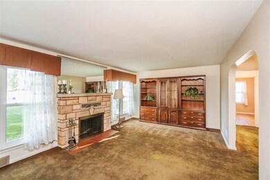 5026 University Ave, Cedar Falls, IA 50613 - photo 3