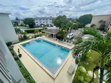 651 Pine Dr unit 310, Pompano Beach, FL 33060 - photo 3