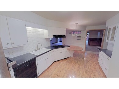 93 Hopewell Dr, Struthers, OH 44471 - photo 3