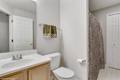 1440 Whitespire Ct unit 4601, Naperville, IL 60565 - photo 6
